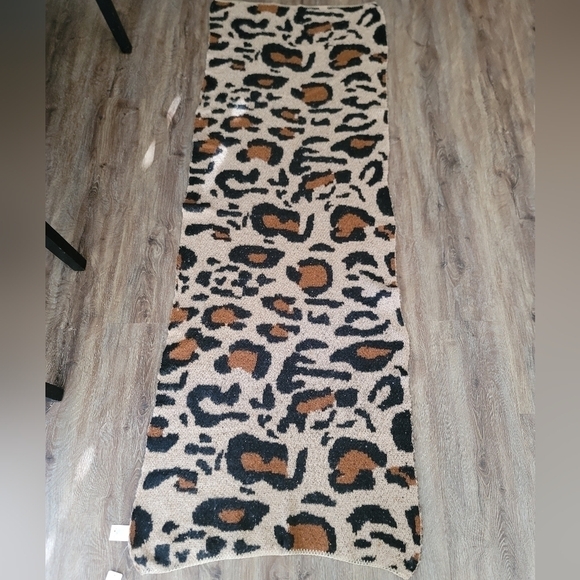 Leopard Print Soft Scarf NWT #804 - Picture 2 of 10